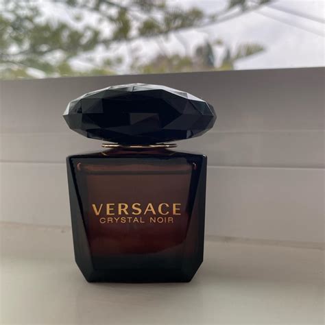 offers Versace .